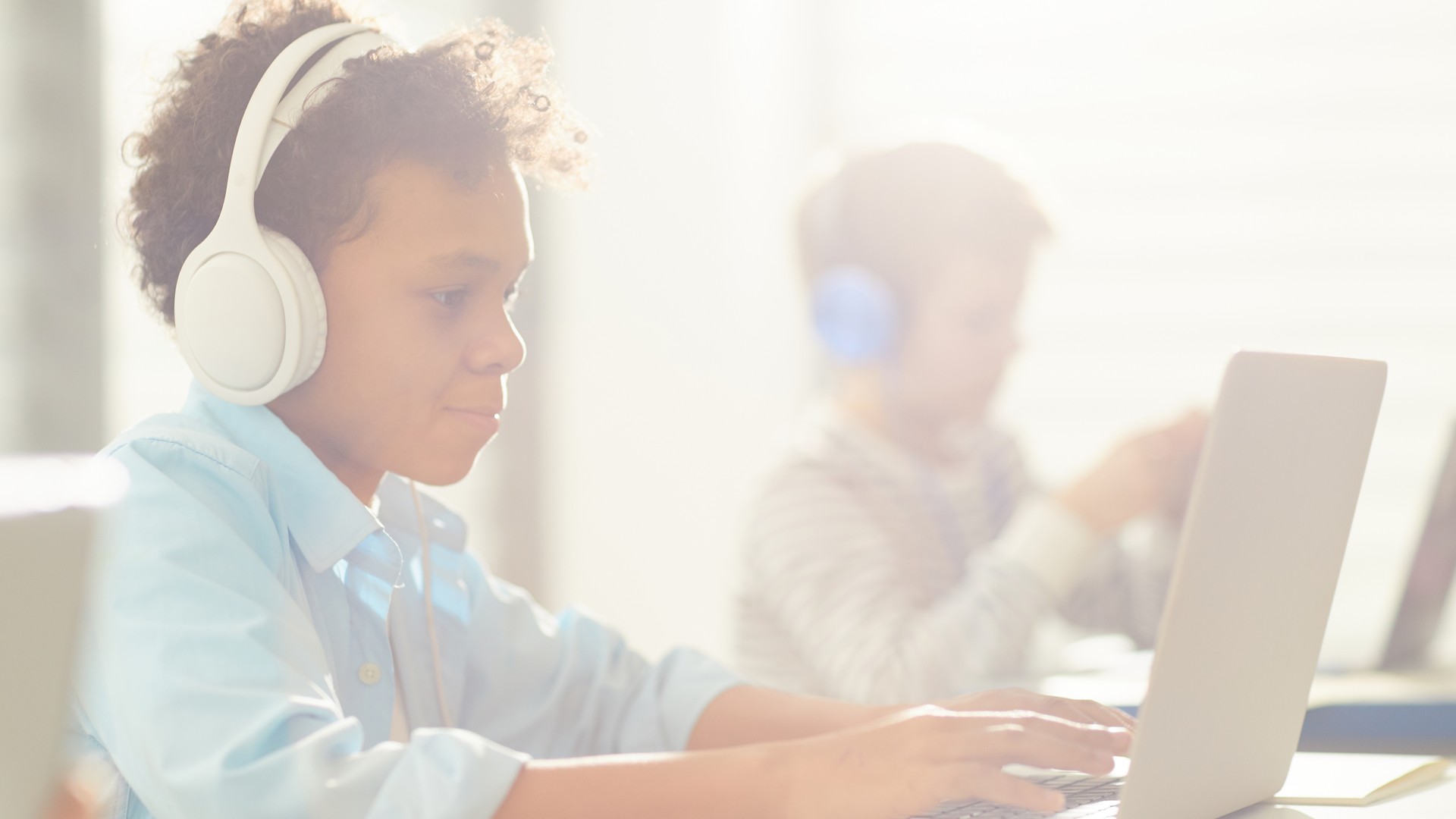 Can Your Child Catch Lice From Shared School Headphones?